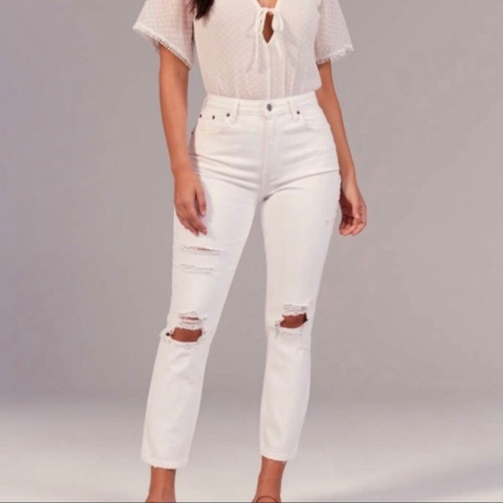 Abercrombie & Fitch ripped high rise white mom jeans, size 27/4r